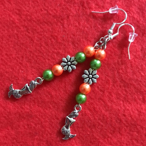 “Shoulder Drop” Beaded Dangle Earrings. Handmade by A Charmed Life - Picture 5 of 7